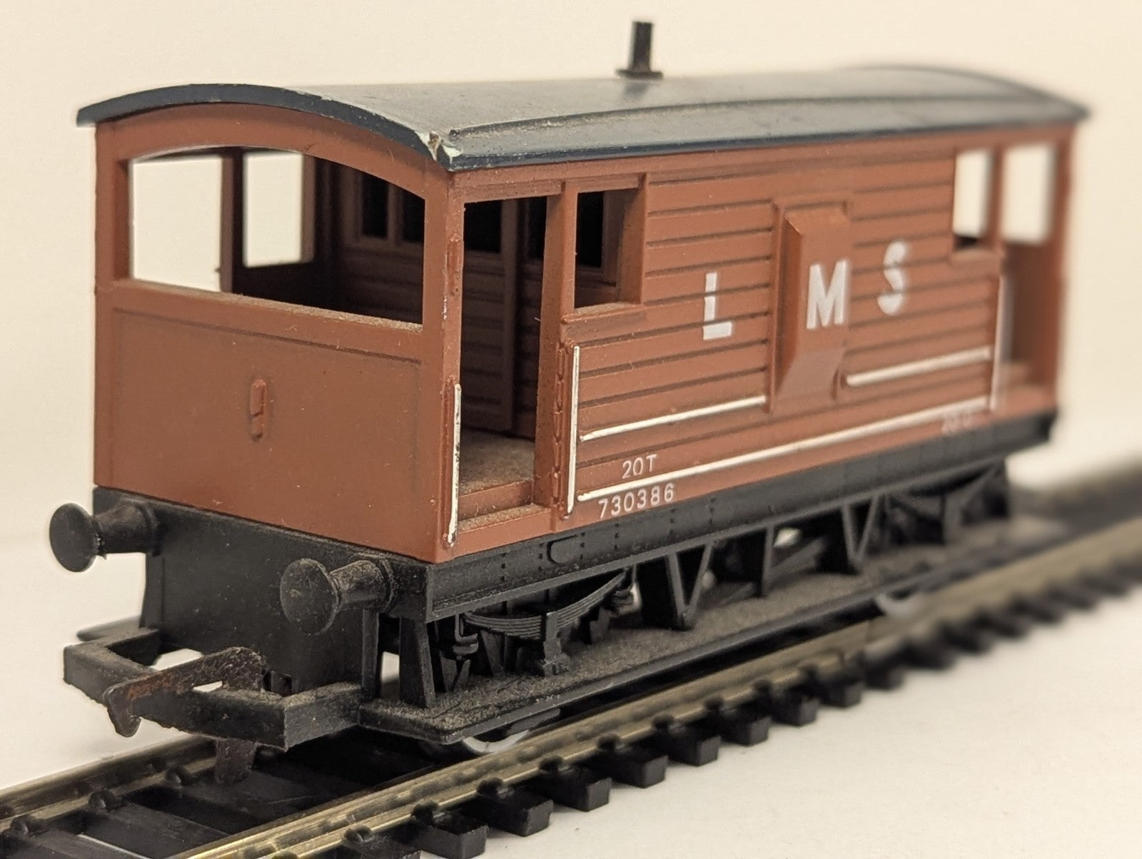 Hornby OO Gauge LMS 20T Brake Van