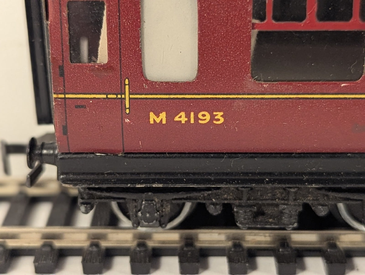 Hornby Dublo OO Gauge BR Corridor Composite Coach Passenger Coach M 4193