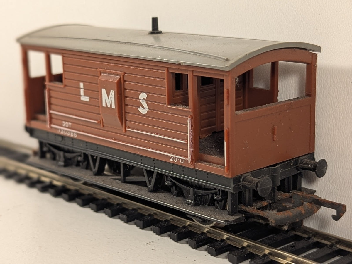 Hornby R.098 OO Gauge LMS Brake Van