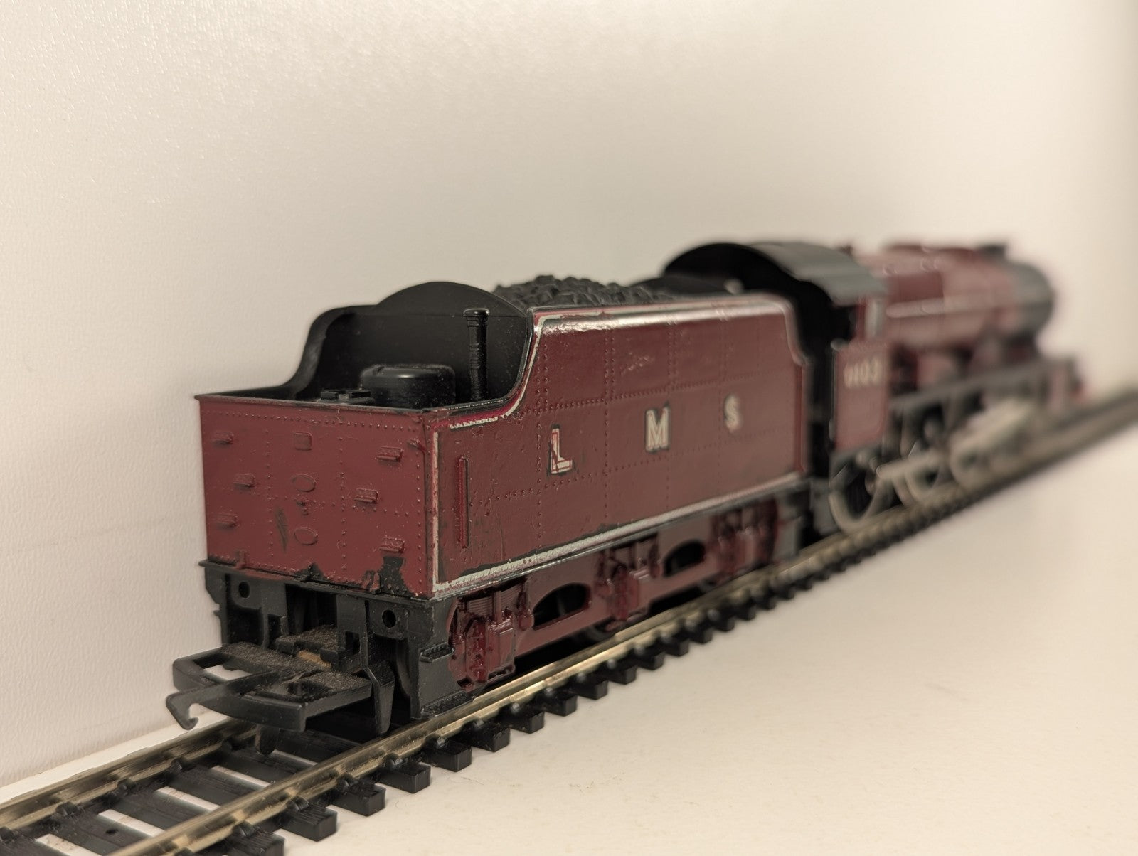 Airfix OO Gauge Royal Scots Fusilier Steam Locomotive - Repainted Maroon