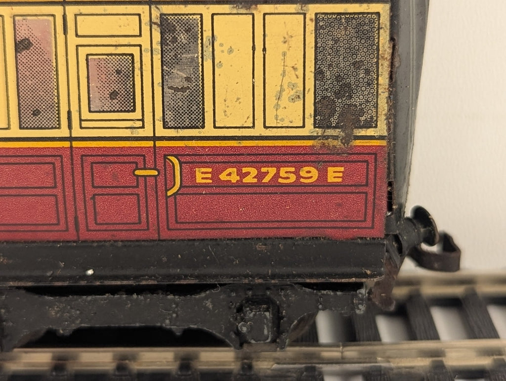 Hornby Dublo OO Gauge BR Carmine and Cream Corridor Coach Passenger Coach