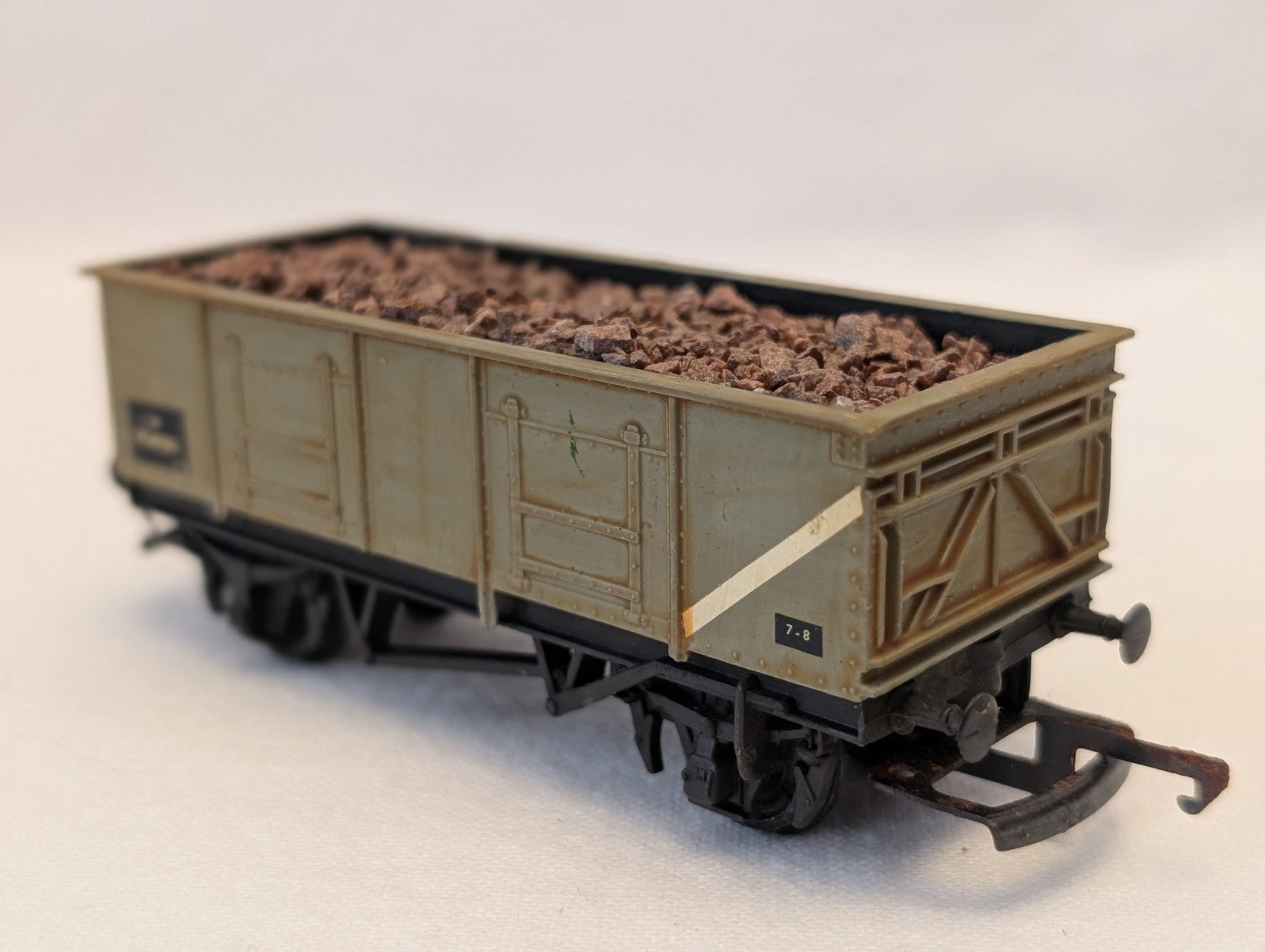 Hornby OO Gauge 21 Ton Mineral Wagon Goods Wagon M497002 BR Grey