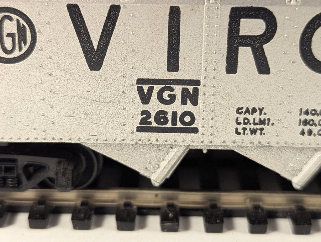Bachmann HO Gauge 3-Bay Hopper Goods Wagon 2610 Virginian