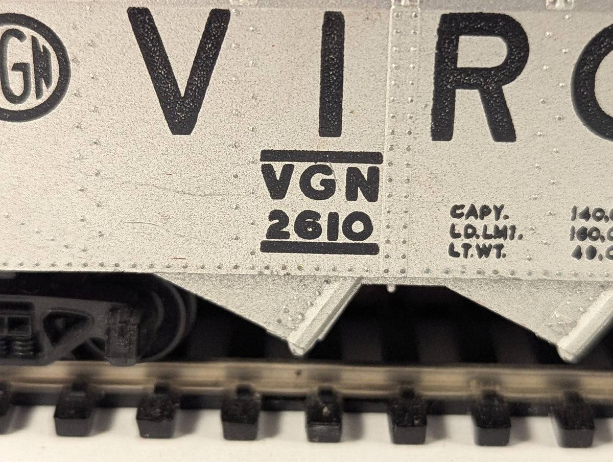 Bachmann HO Gauge 3-Bay Hopper Goods Wagon 2610 Virginian