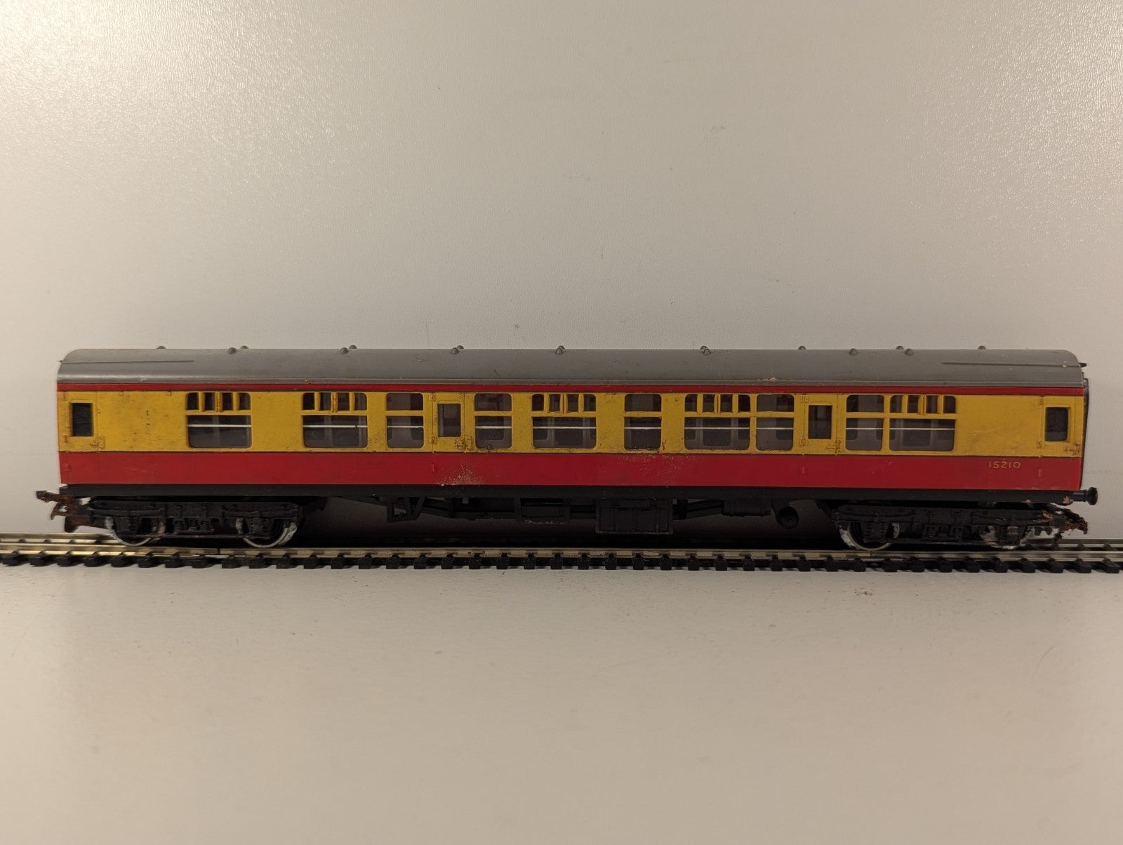 Hornby OO Gauge BR Gresley Composite Coach Passenger Coach 15210