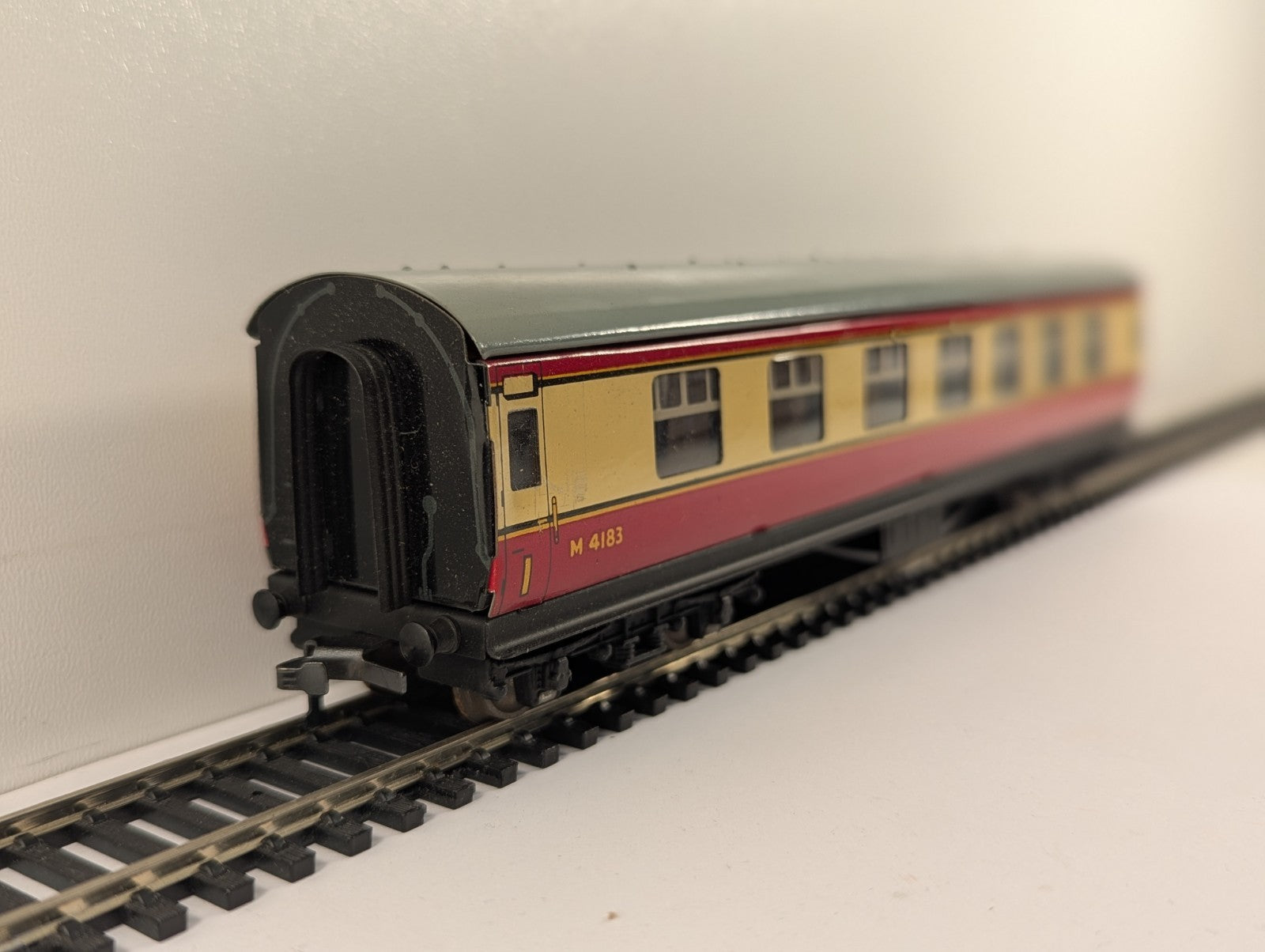 Hornby Dublo OO Gauge LMR Stanier Composite Coach - Boxed