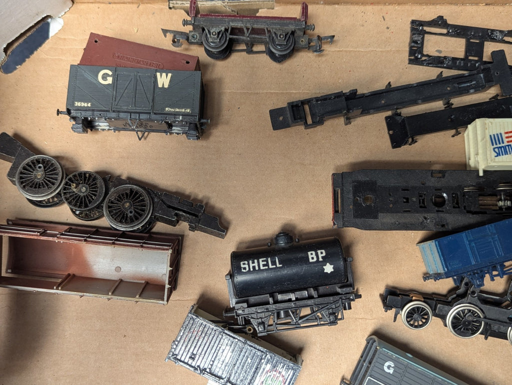 OO Gauge Job Lot of Model Railway Spares & Parts - Lot 206