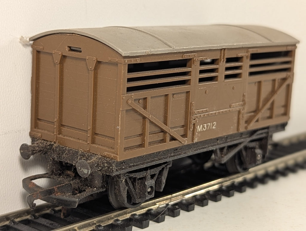 Tri-ang OO Gauge Cattle Wagon Goods Wagon M3712 BR Brown R122