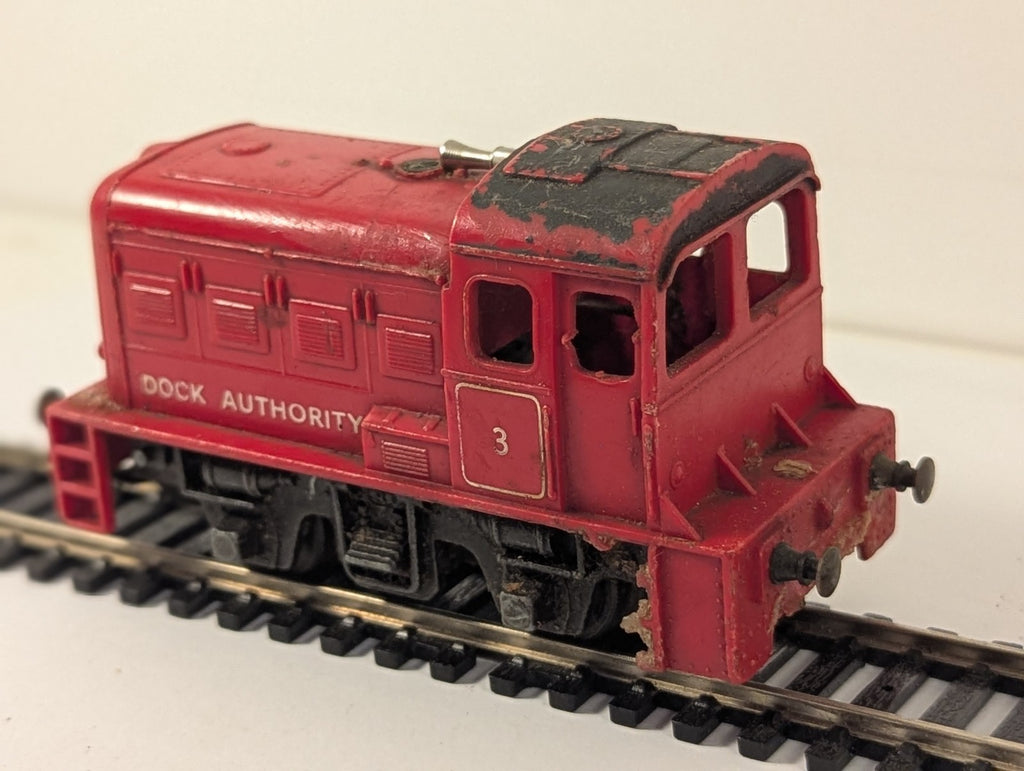 Tri-ang R253 OO Gauge Dock Authority 0-4-0 Diesel Shunter No. 3 Red - Spares