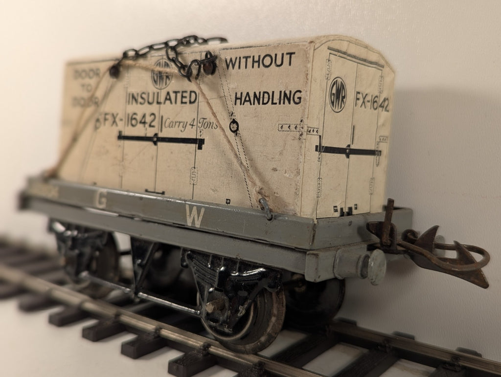 Hornby O Gauge GWR Flat Wagon with Insulated Container
