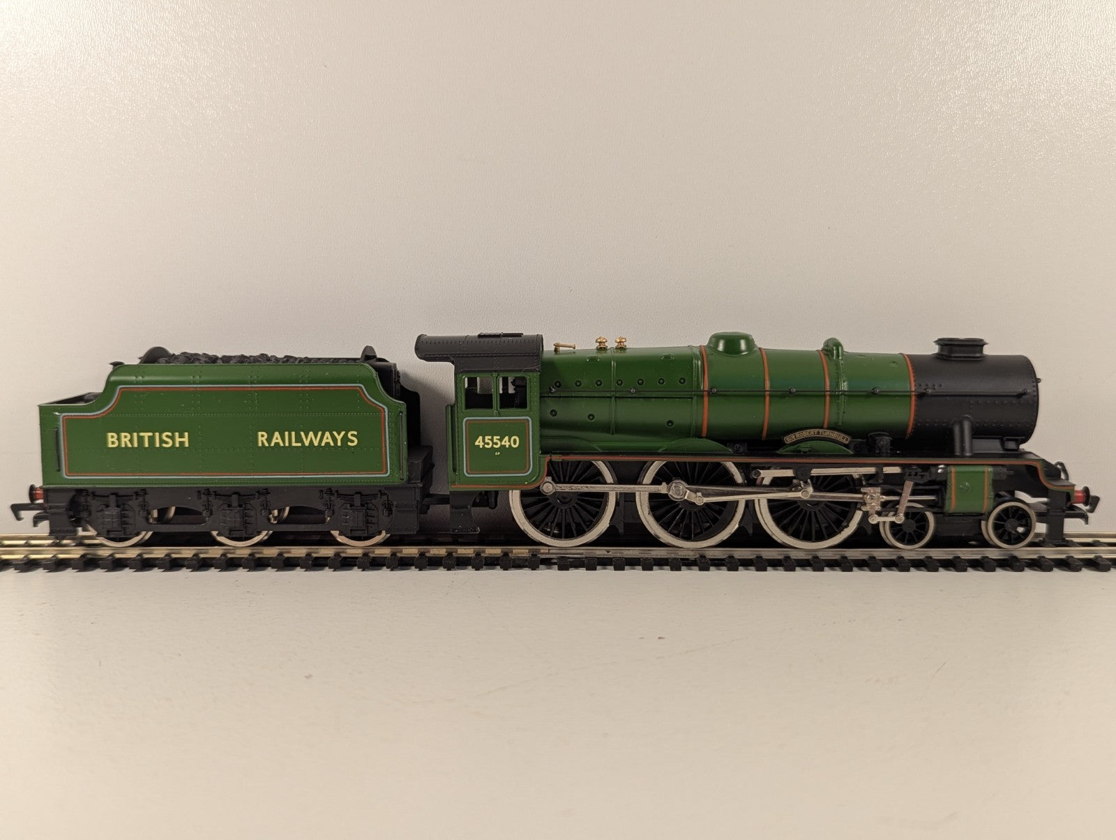 Mainline 37075 OO Gauge Rebuilt Patriot 45540 Sir Robert Turnbull BR Green