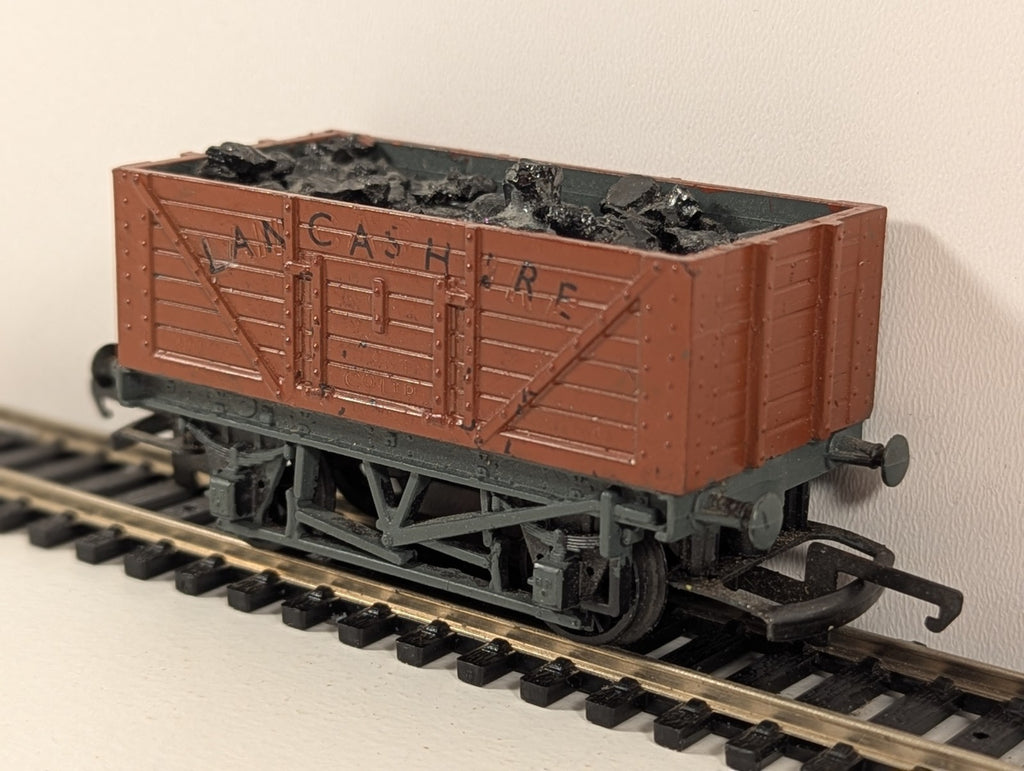 Tri-ang R13 OO Gauge BR 7-Plank Coal Wagon No. W1005 – Brown