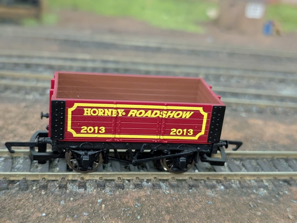 Hornby 2013 Roadshow Wagon OO Gauge