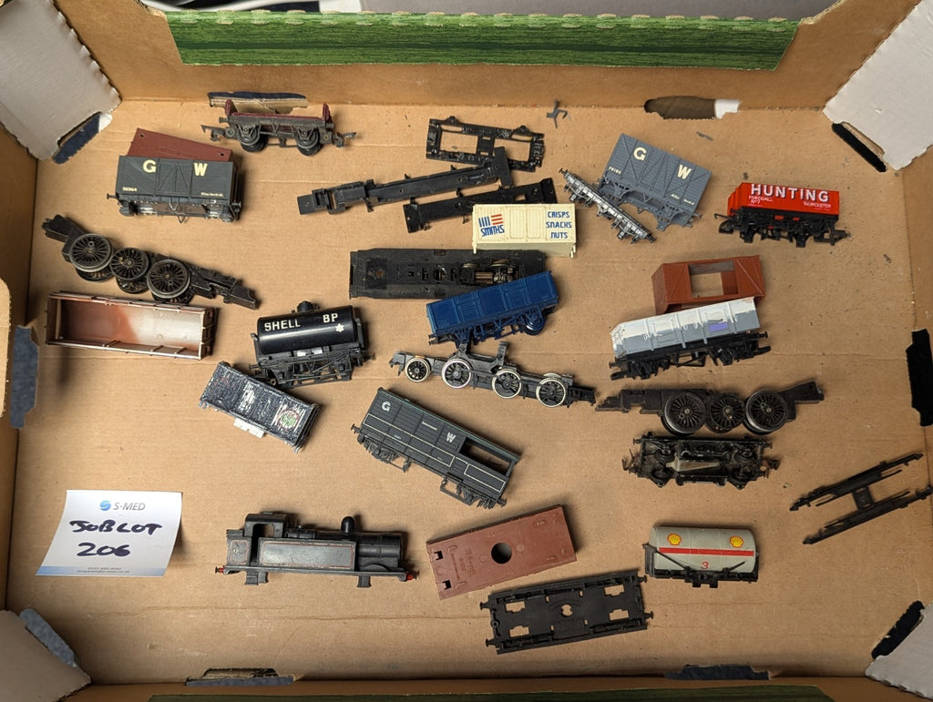 OO Gauge Job Lot of Model Railway Spares & Parts - Lot 206