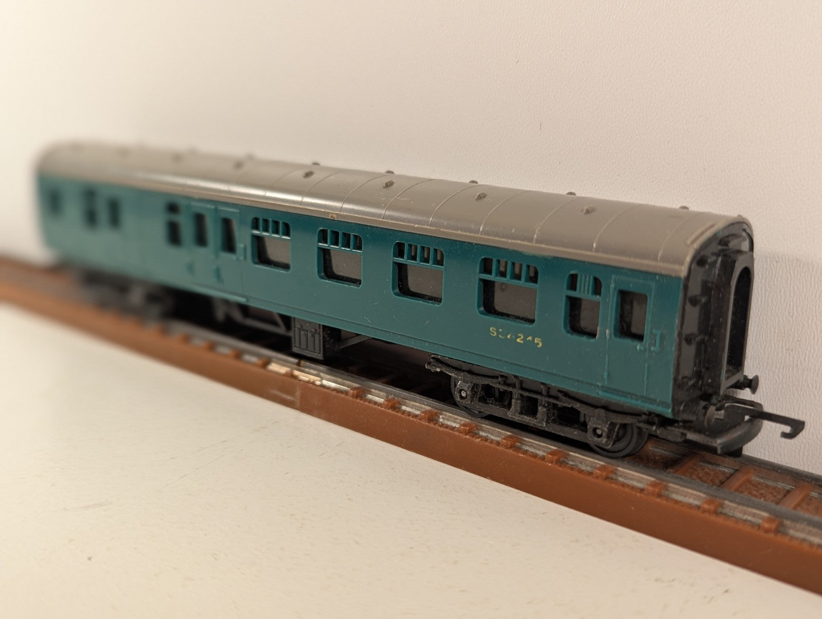 Tri-ang TT Gauge BR Southern Region Main Line Brake Second Coach