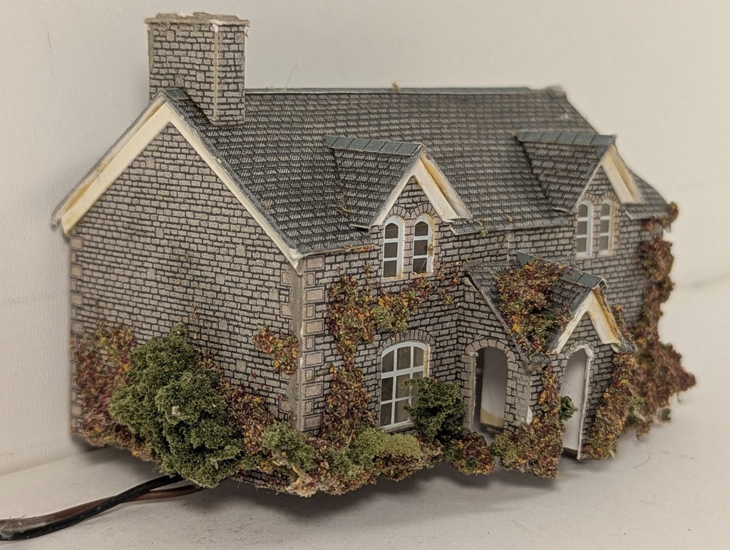 Superquick N Gauge Two Country Cottages Model Railway Building with lights