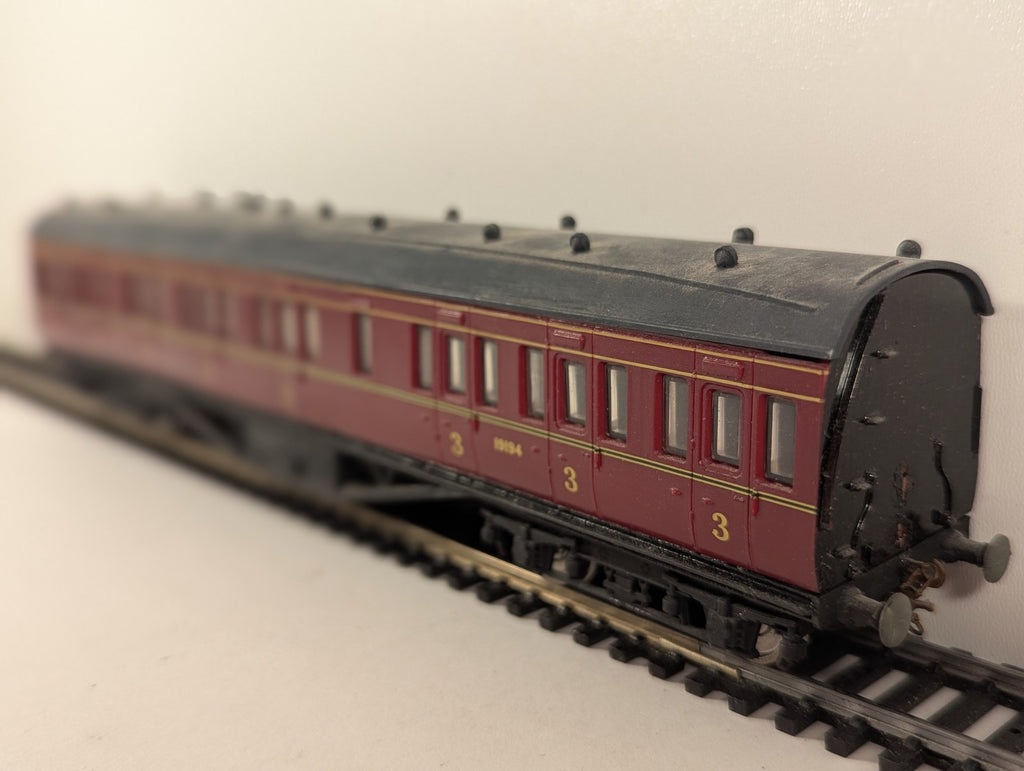Dapol OO Gauge LMS Non-Corridor Composite Coach Passenger Coach 19194 LMS Maroon