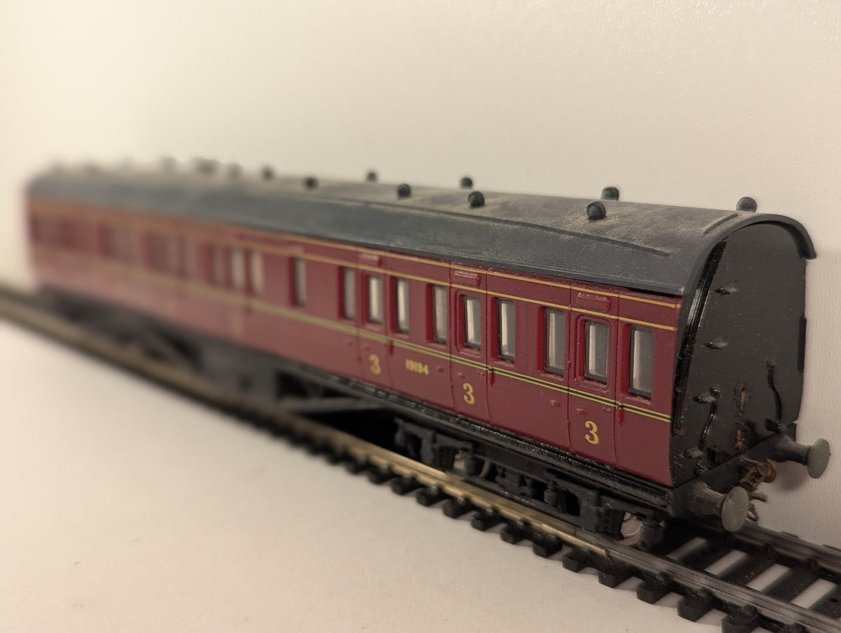 Dapol OO Gauge LMS Non-Corridor Composite Coach Passenger Coach 19194 LMS Maroon