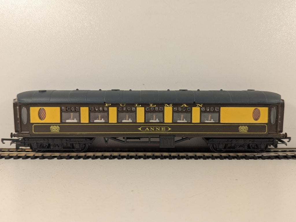 Tri-ang OO Gauge Pullman Coach "Anne"