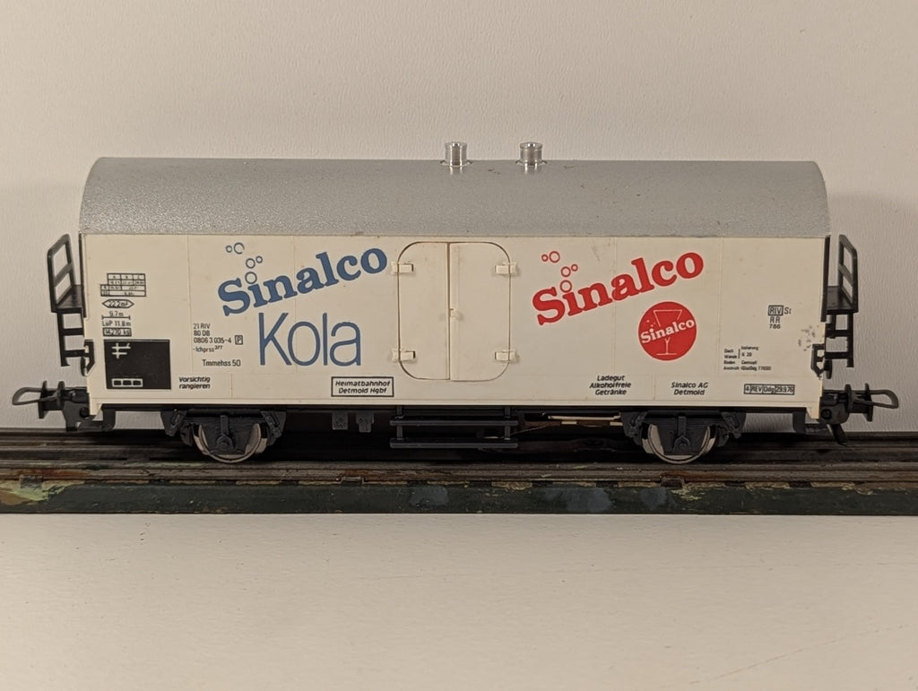 Herkat HO Refrigerator Car – “Sinalco Kola” – 3-Rail