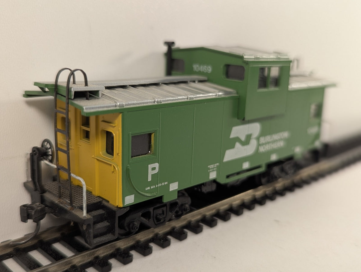 Athearn HO Gauge Wide Vision Caboose 10469 Burlington Northern 5361