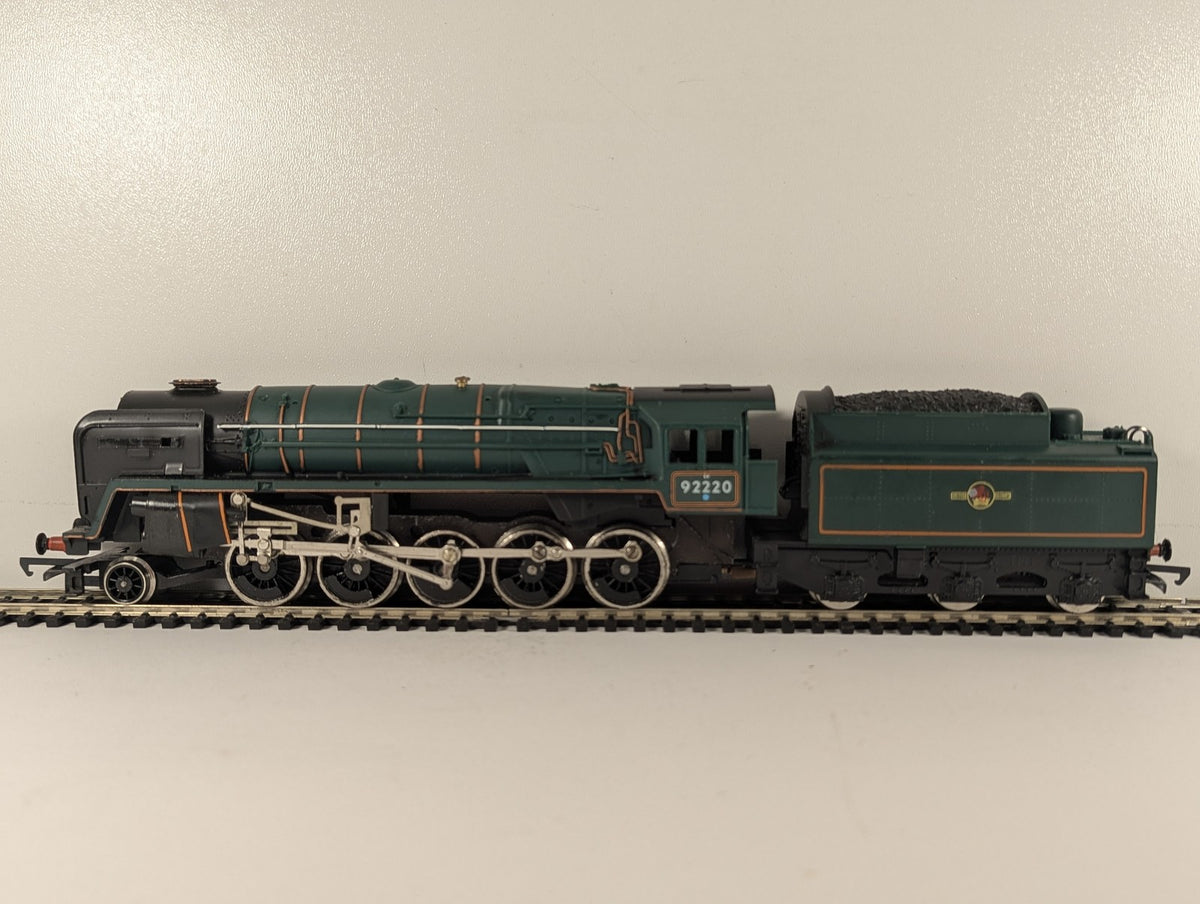 Hornby OO Gauge BR Standard Class 9F 'Evening Star' Locomotive 92220 BR Green