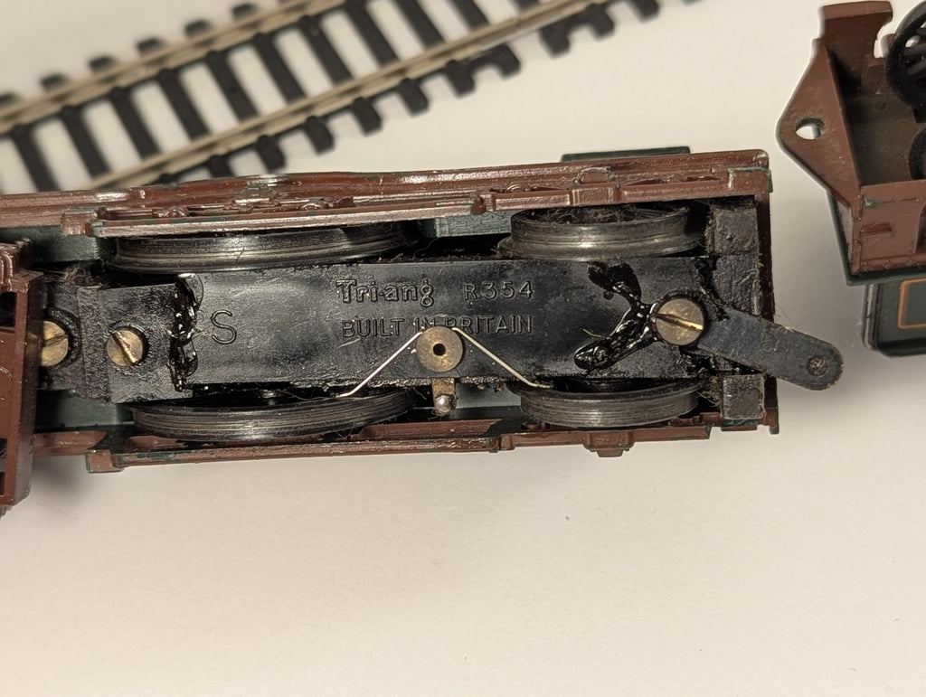 Tri-ang OO Gauge GWR 4-2-2 Dean Single Class 'Lord of the Isles'