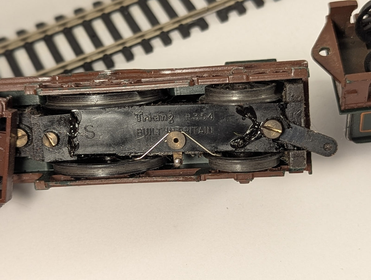 Tri-ang OO Gauge GWR 4-2-2 Dean Single Class 'Lord of the Isles'