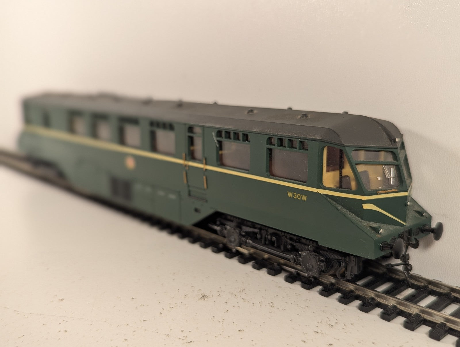 Lima OO Gauge GWR Streamlined Railcar Diesel Railcar W30W BR Green 305311W