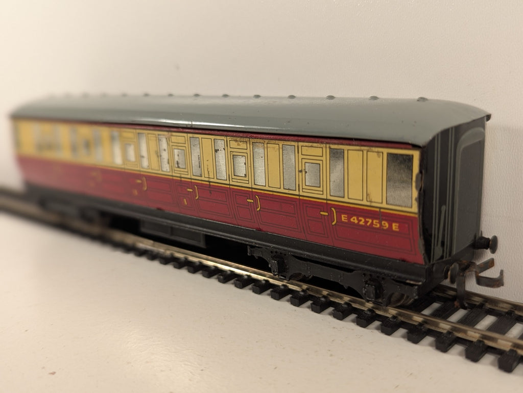 Hornby Dublo OO Gauge Tinplate Coach No. E42759E