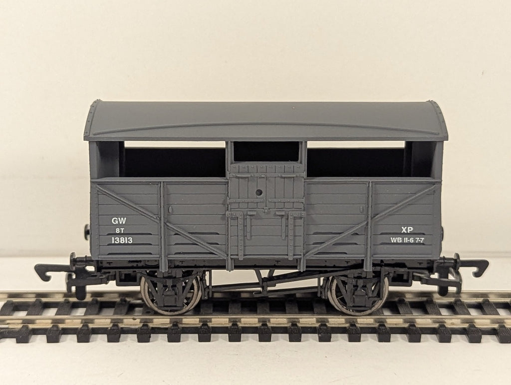 Dapol OO Gauge GWR Cattle Wagon Goods Wagon 13813 GWR Grey B500