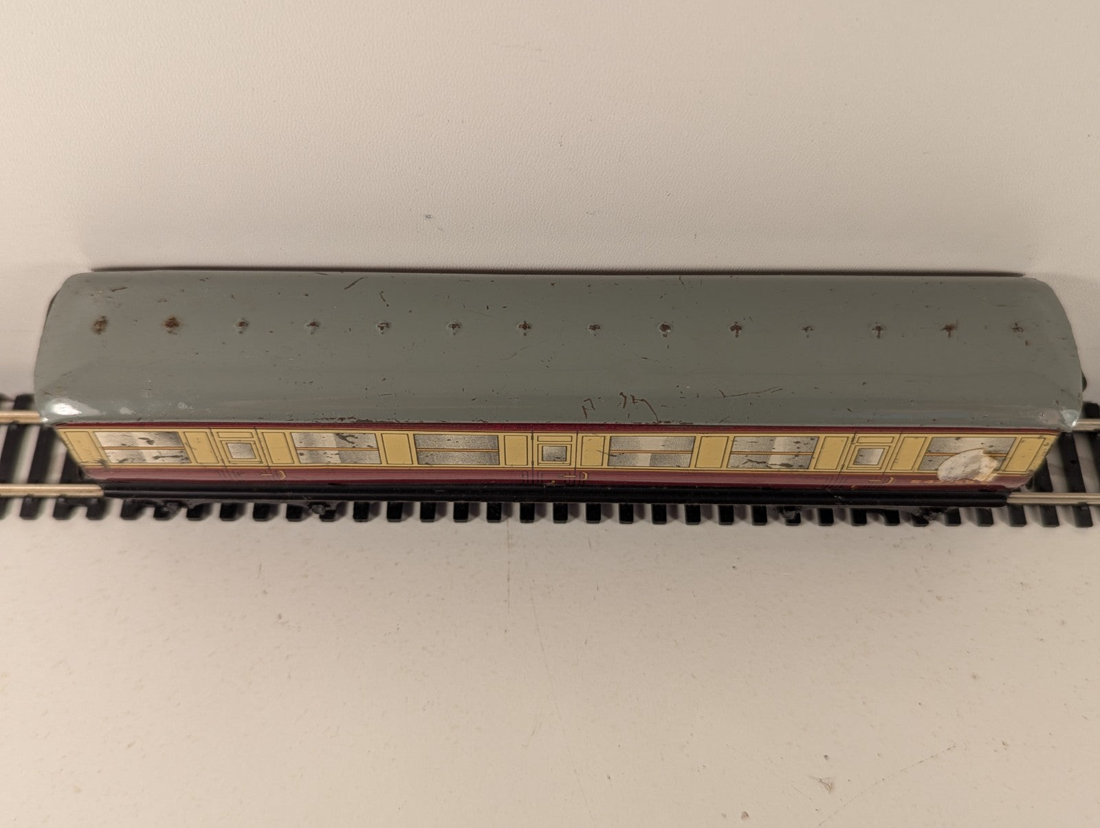 HornbyDublo BR Gresley Corridor Composite Coach Tinplate OOGauge - Damaged Decal