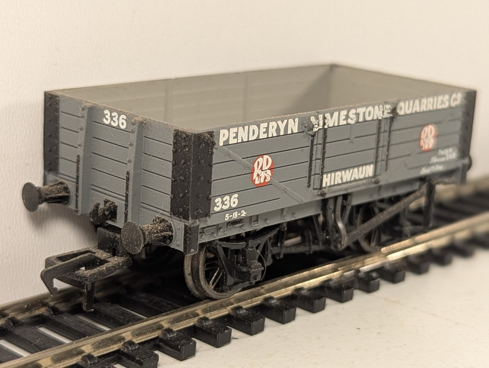 Bachmann 37-027B OO Gauge Penderyn Limestone Quarries Co 5-Plank Wagon