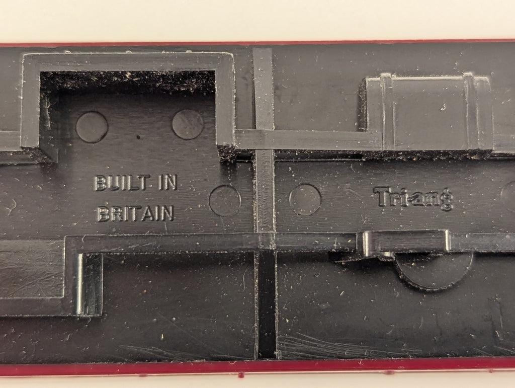 Tri-ang R747 OO Gauge LMS 1st&3rd class Caledonian Composite Coach