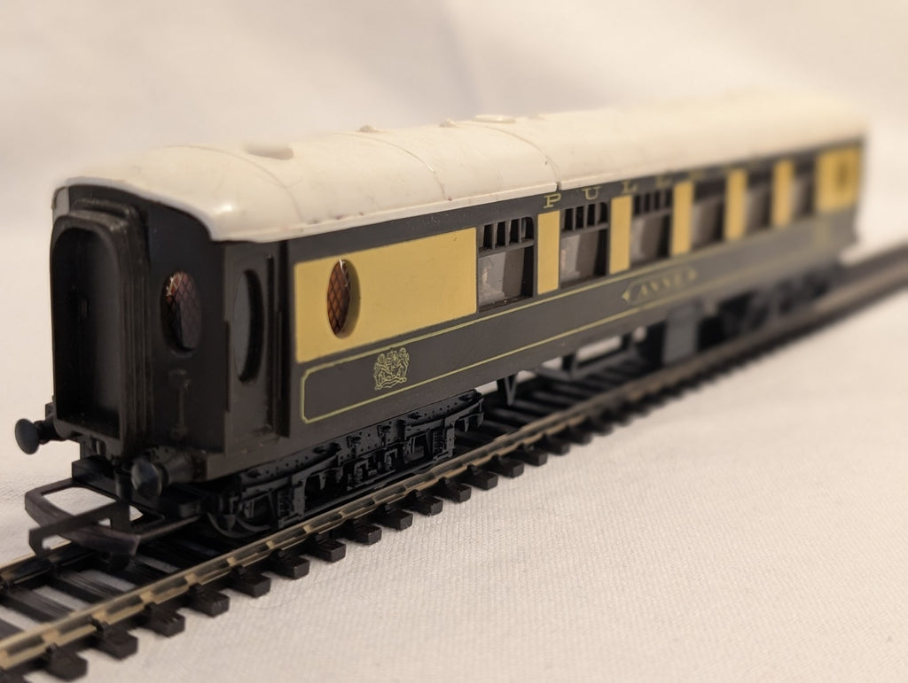 Tri-ang R228 OO Gauge Pullman Coach “Anne”