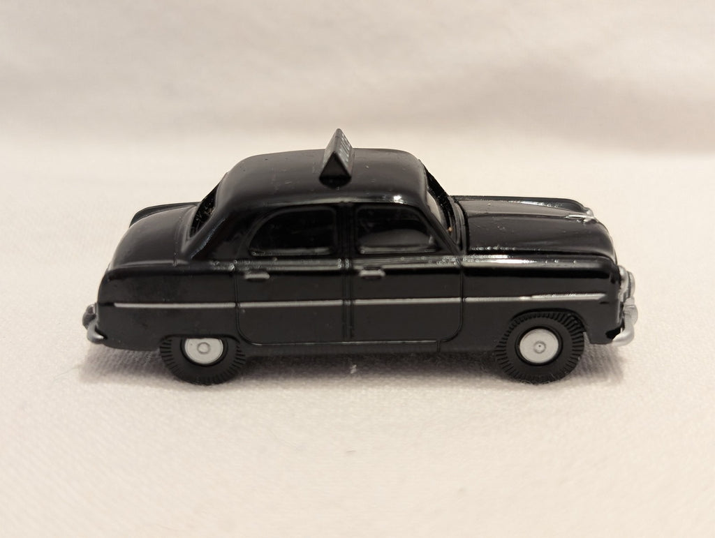 Classix OO Gauge Ford Zephyr MkI Police Car Die-cast Model Car GTK 996