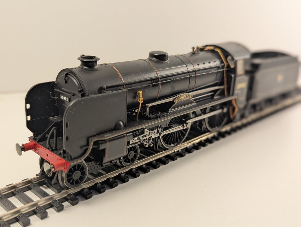 Hornby R2744 BR Schools Class 4-4-0 “Blundell’s” – DCC Ready