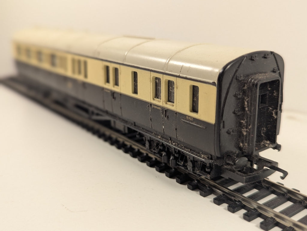 Hornby R457 OO Gauge GWR Collett Corridor Brake Third No. 4913