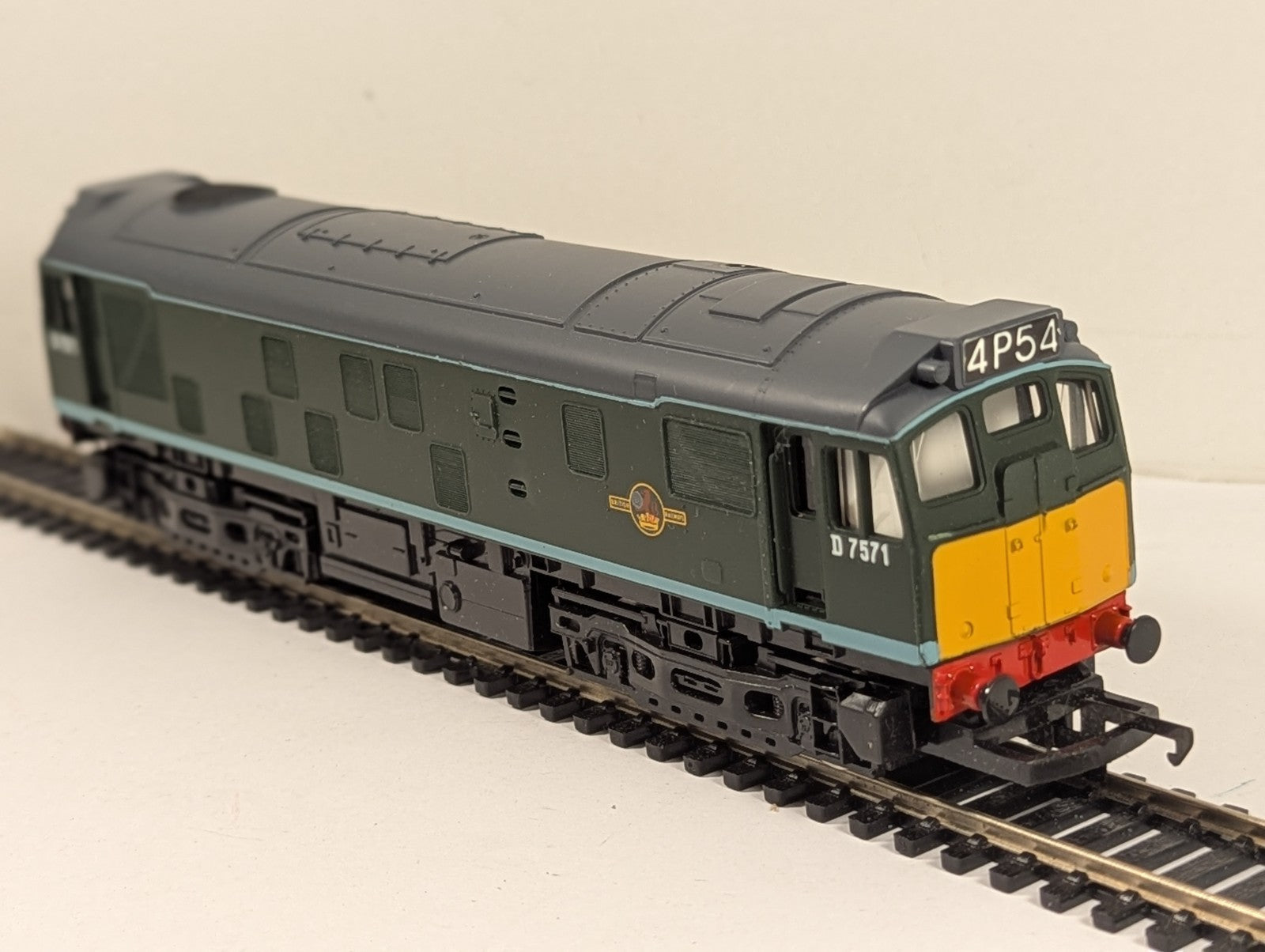 Hornby R072 BR Class 25 Bo-Bo Diesel Electric Locomotive OO Gauge Boxed