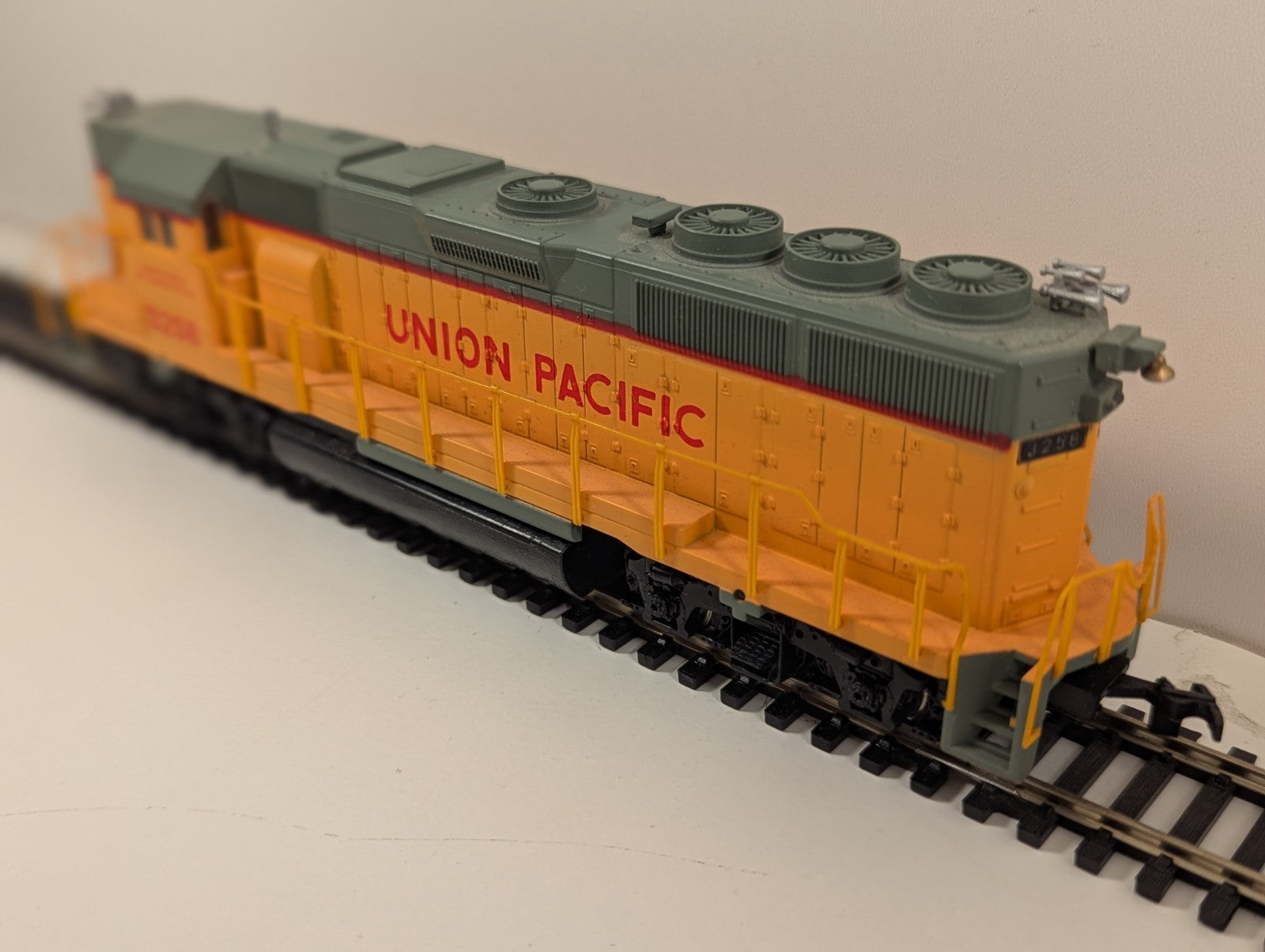 Bachmann HO #3258 Union Pacific EMD GP50 Diesel Locomotive with Working Lights