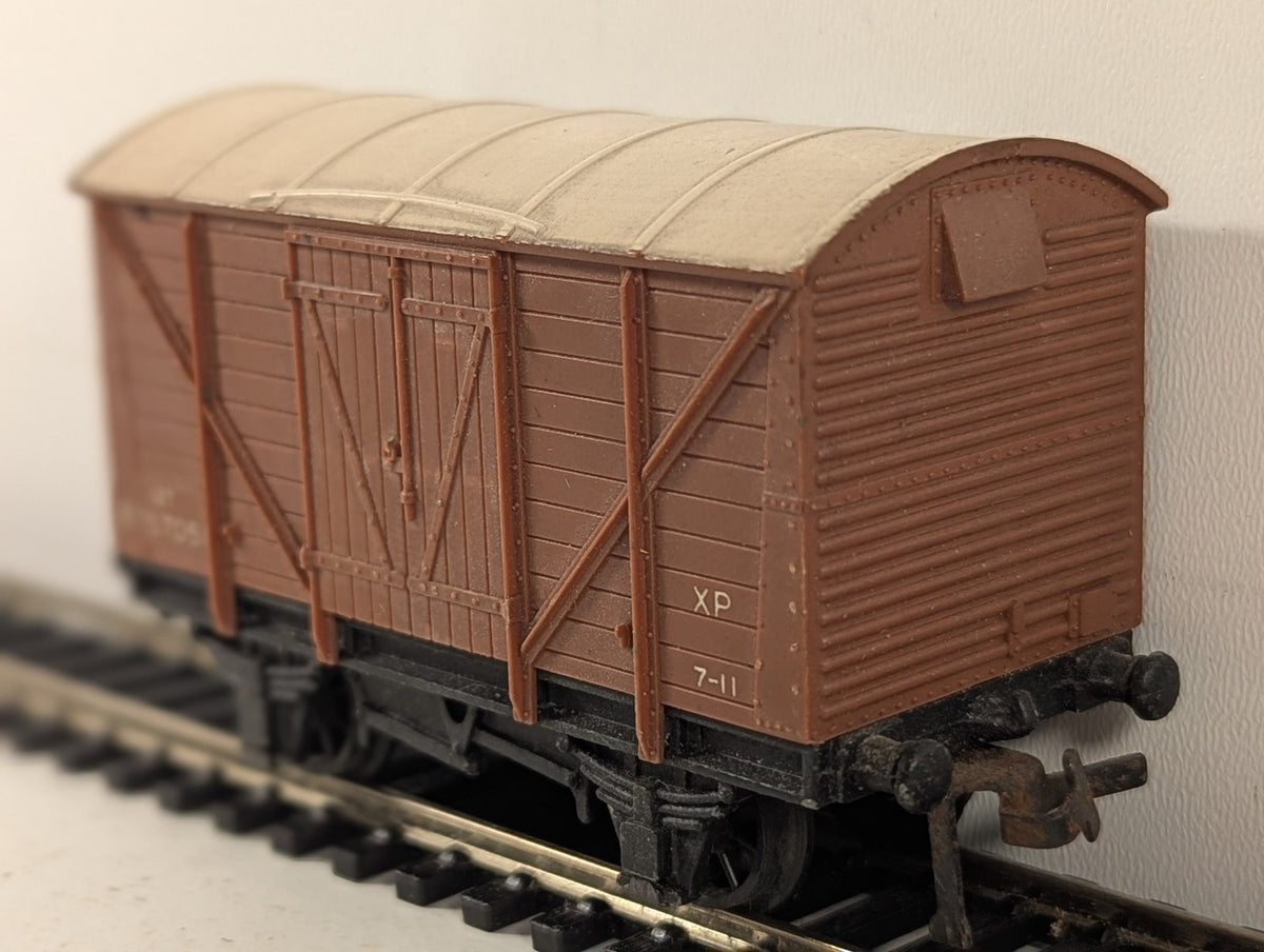 Hornby Dublo OO Gauge BR 12T Ventilated Van Goods Wagon B757051 BR Bauxite 4315