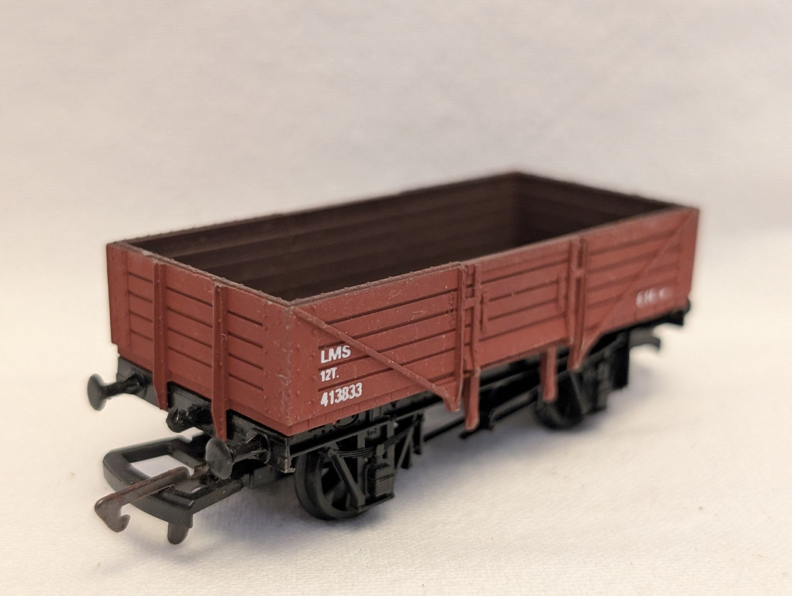 Dapol OO Gauge LMS 12T 5-Plank Open Wagon Goods Wagon 413833 LMS Brown