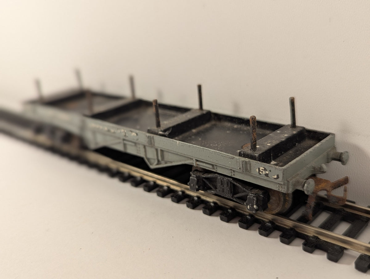 Hornby Dublo OO Gauge 30-Ton Bogie Bolster Wagon Goods Wagon M 720550 BR Grey