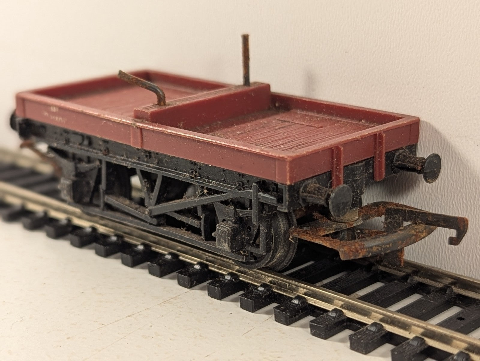 Tri-ang OO Gauge BR 13-Ton Medium Wagon with Bolster Goods Wagon