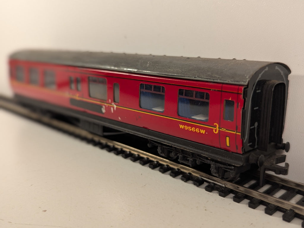 Hornby Dublo BR Mk1 Restaurant Composite Coach OO Gauge