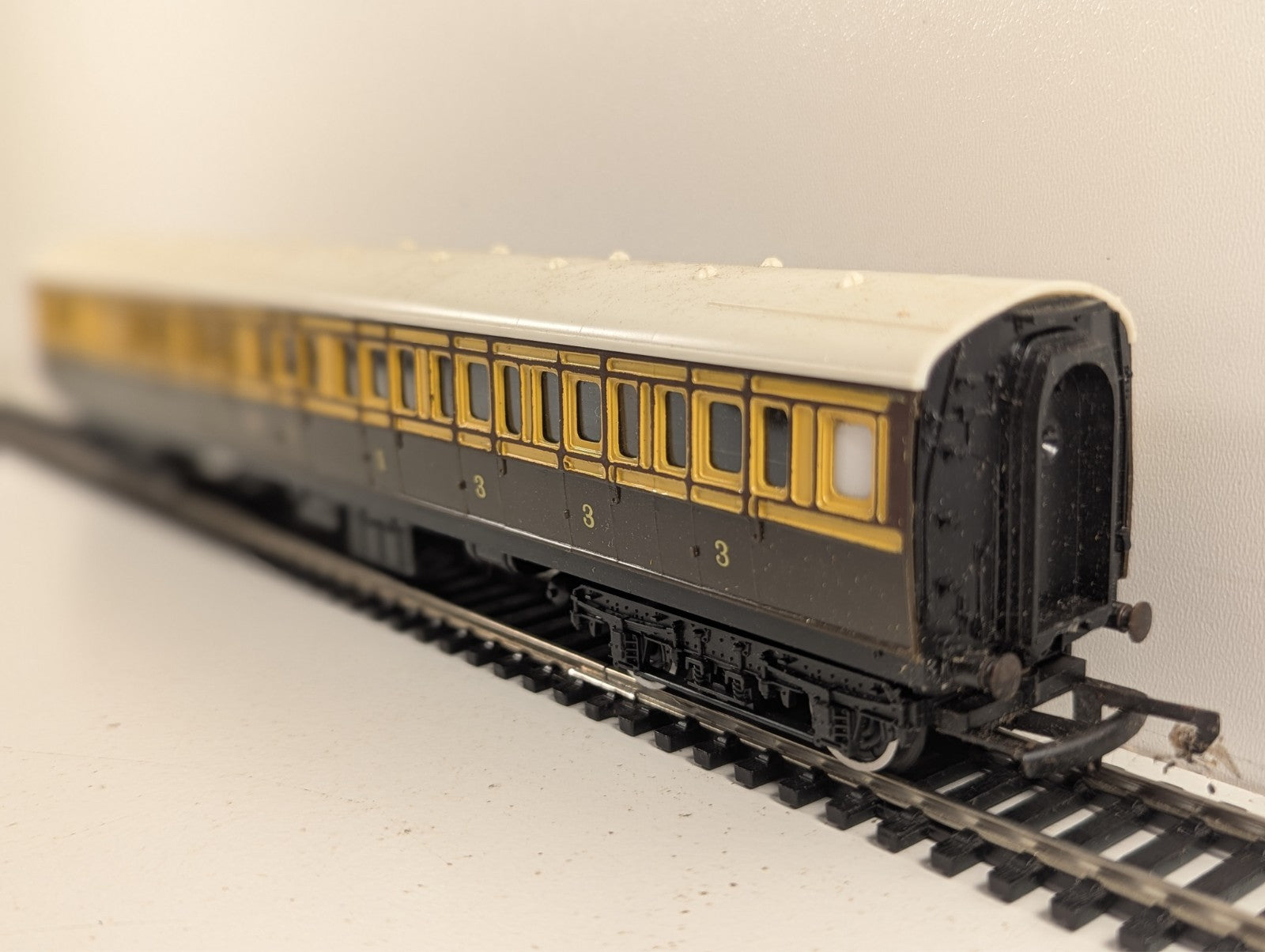 Hornby Railways R27 OO Gauge GWR First & Third Brake Coach - Boxed