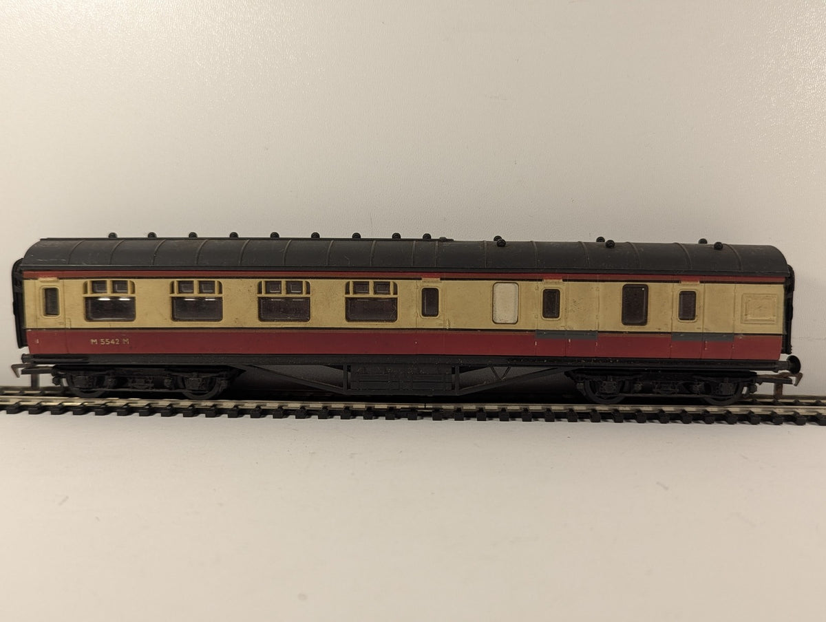 Airfix OO Gauge Stanier 57ft Brake Composite Coach Passenger Coach M 5542 M