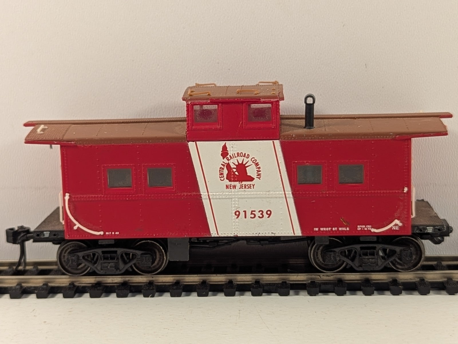 Life Like HO Gauge New Jersey Cupola Caboose