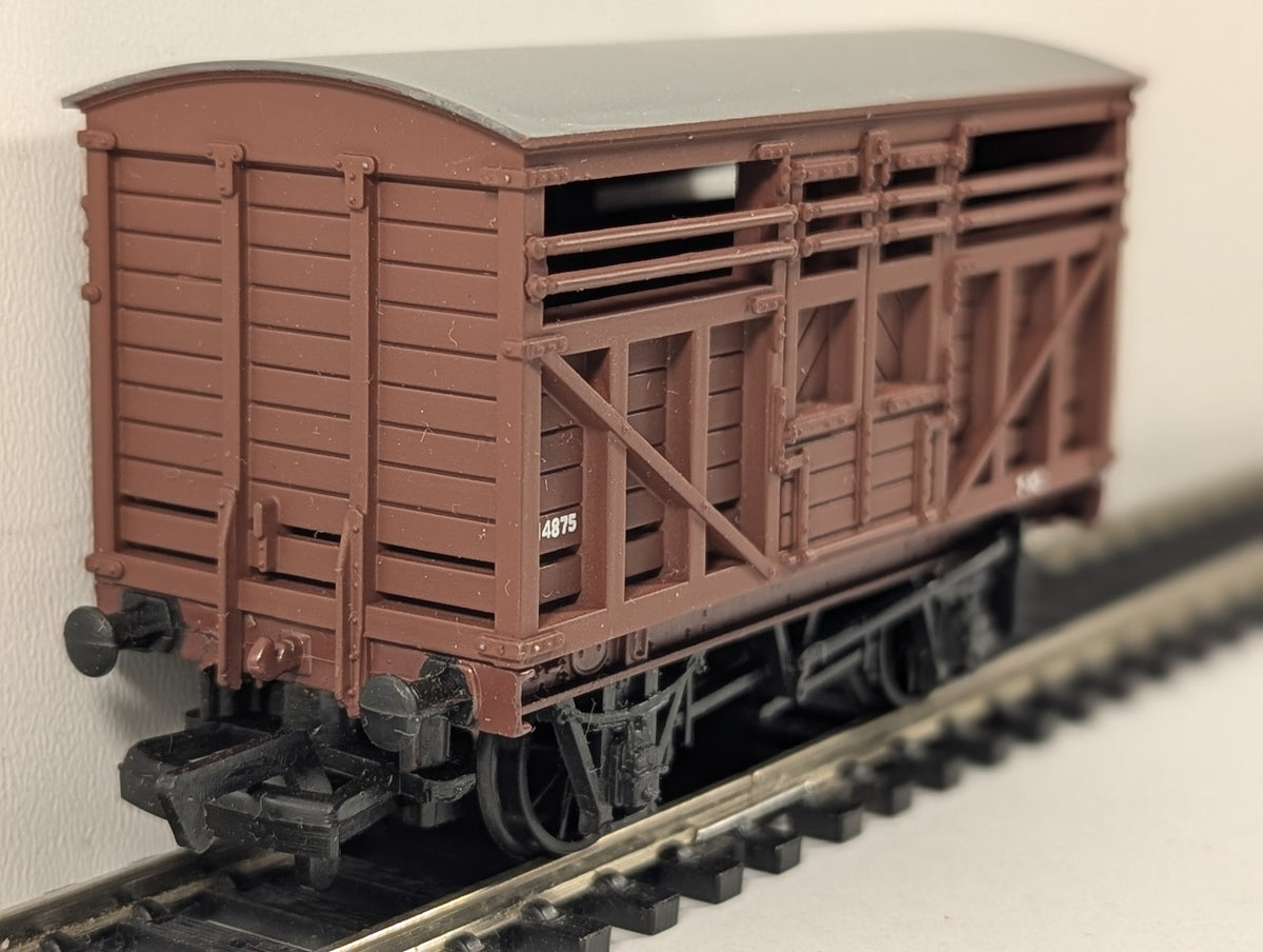Bachmann OO Gauge Cattle Wagon Goods Wagon 214875 LMS Brown 33-652B