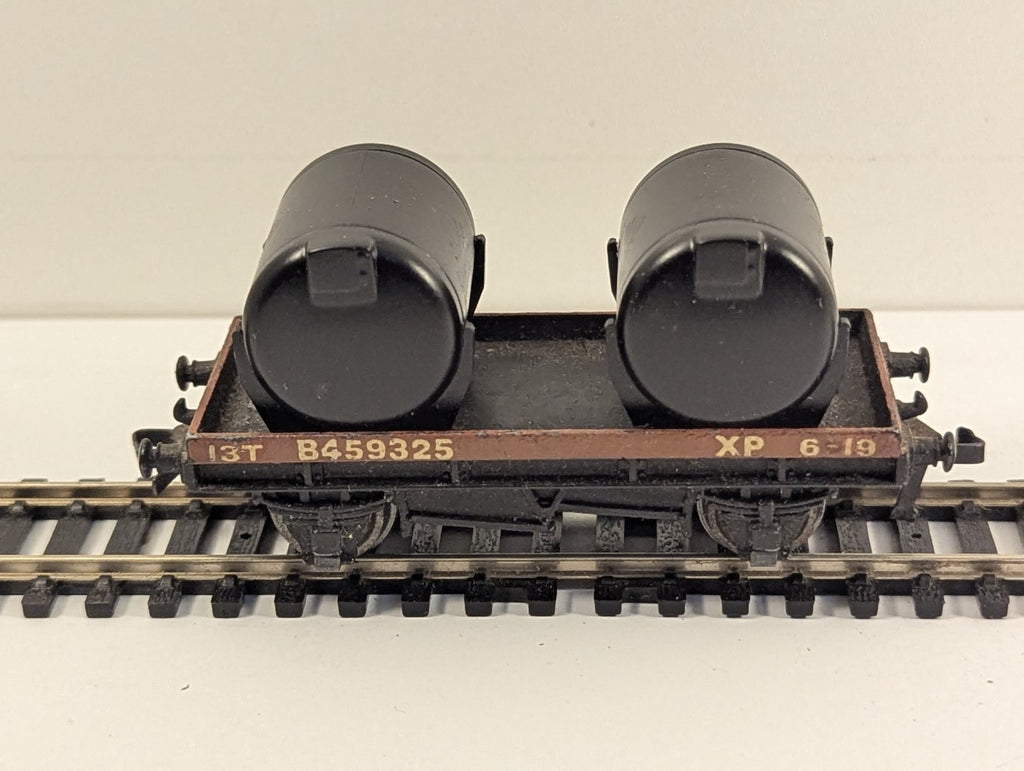 Tri-ang OO Gauge R125 BR Bauxite 1-Plank Wagon with Two Tanks B4593